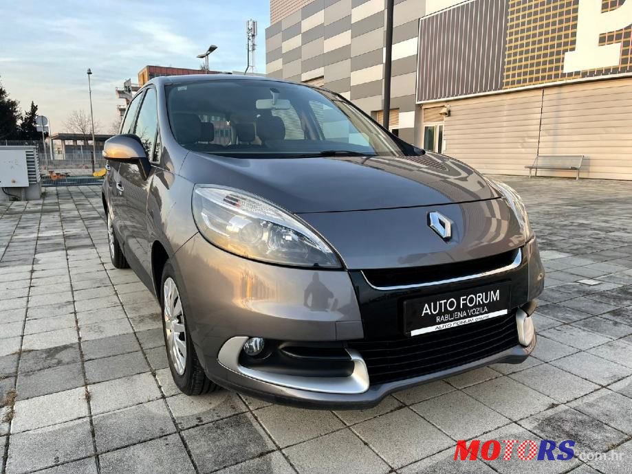 2013' Renault Scenic 1,5 Dci photo #1