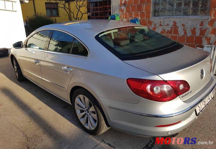 2011' Volkswagen Passat CC photo #1