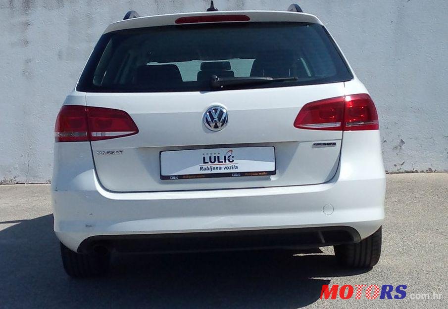 2012' Volkswagen Passat Variant photo #2