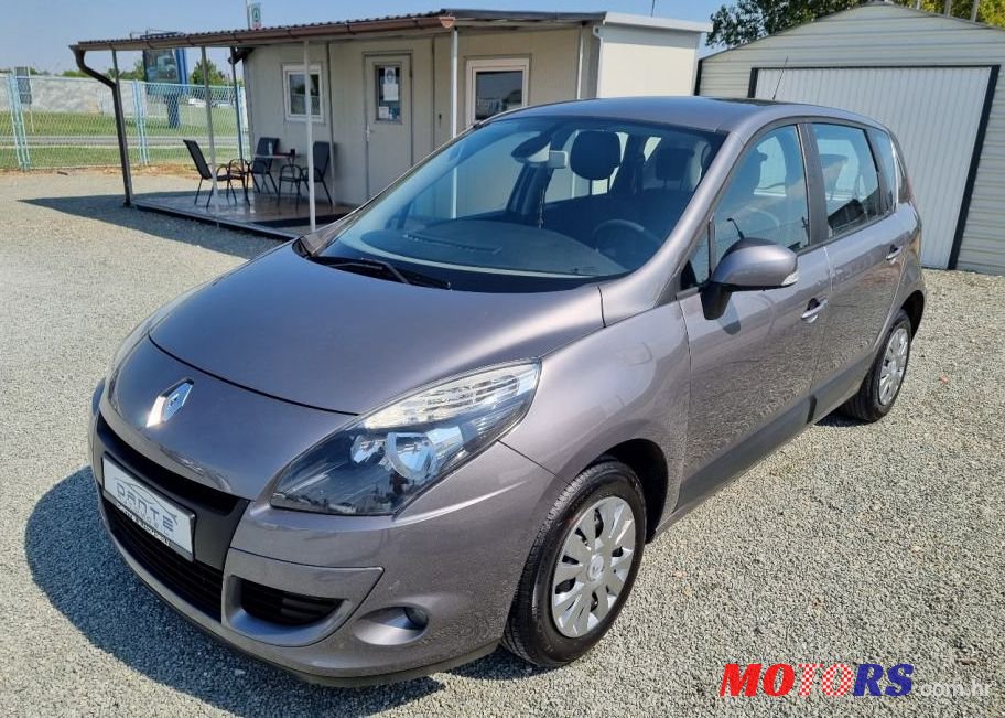 2010' Renault Scenic 1,5 Dci photo #1