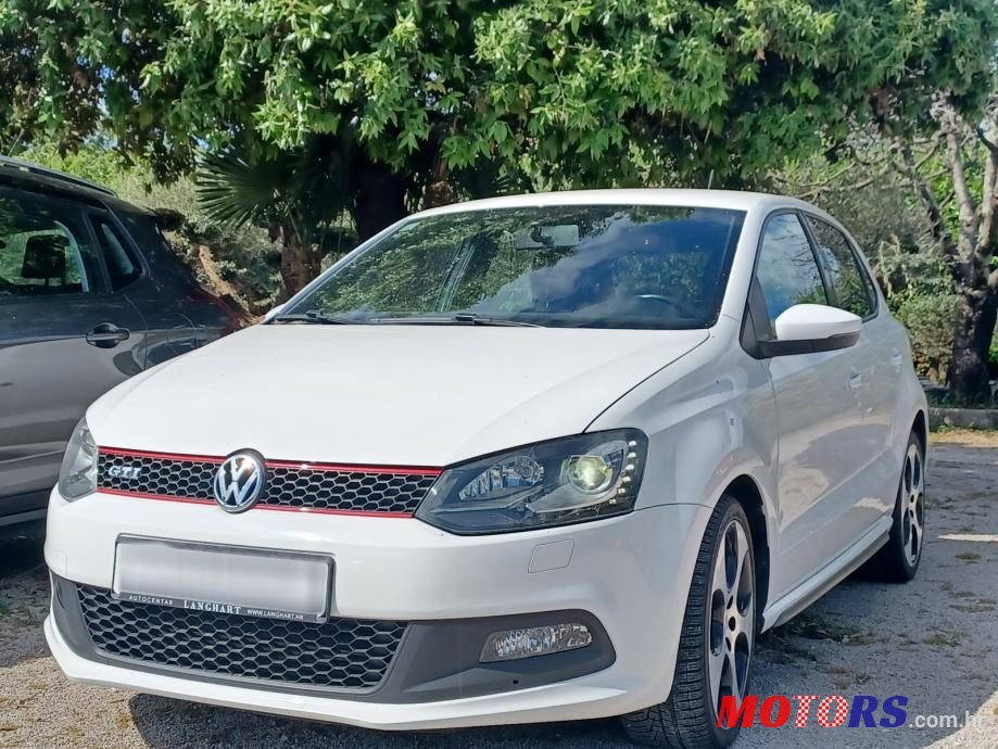 2013' Volkswagen Polo photo #6