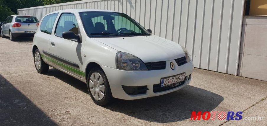 2008' Renault Clio 1,5 Dci photo #1