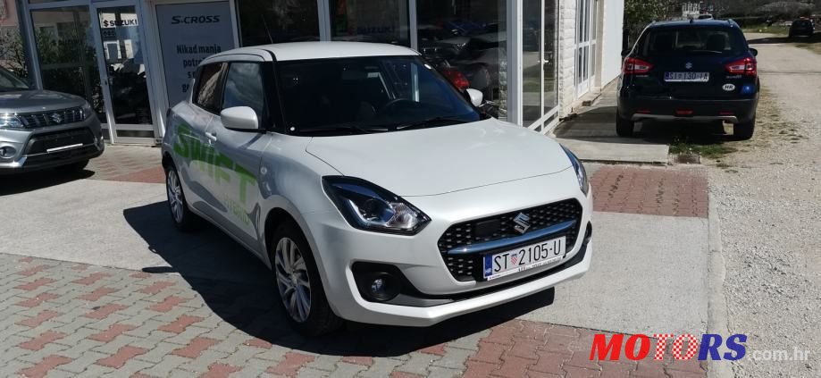 2020' Suzuki Swift 1,2 photo #1
