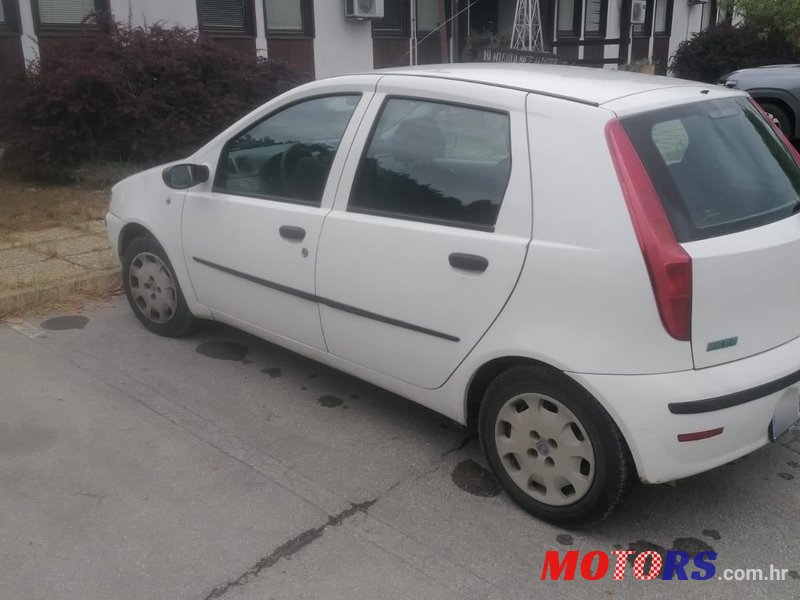2002' Fiat Punto 1,2 16V photo #1