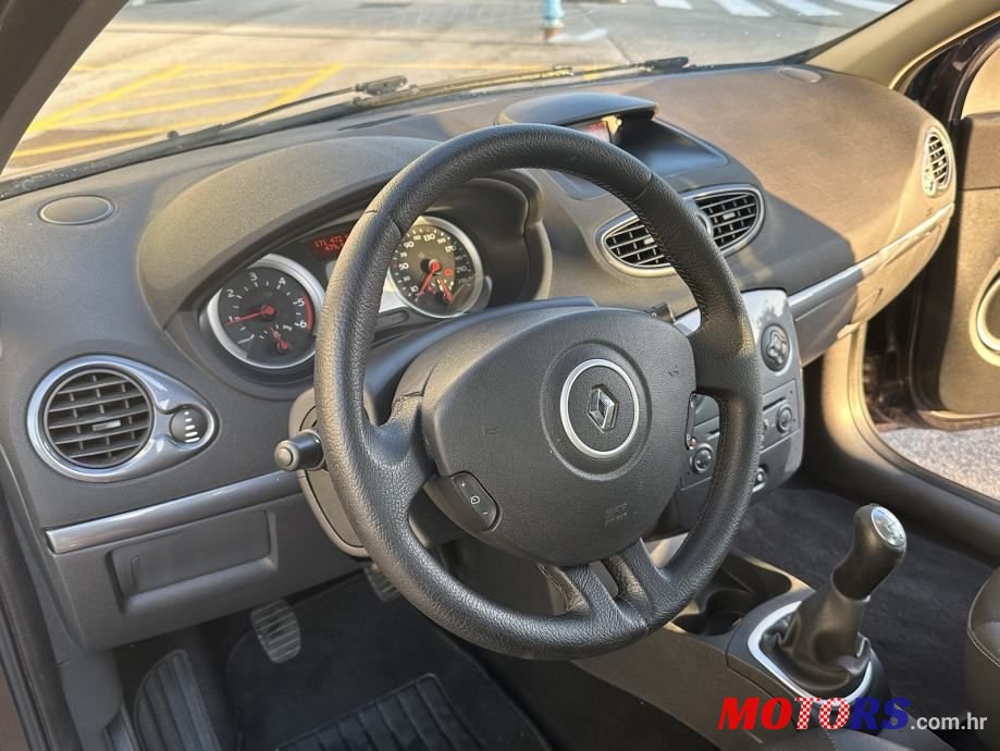 2008' Renault Clio 1,5 Dci photo #5