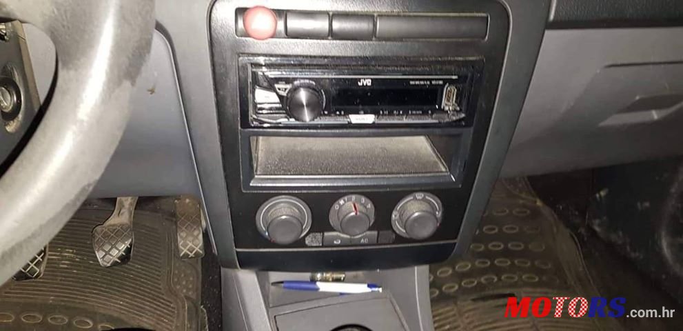 2007' SEAT Cordoba photo #5