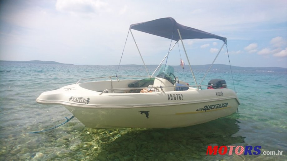 2009' Quicksilver 435 photo #1