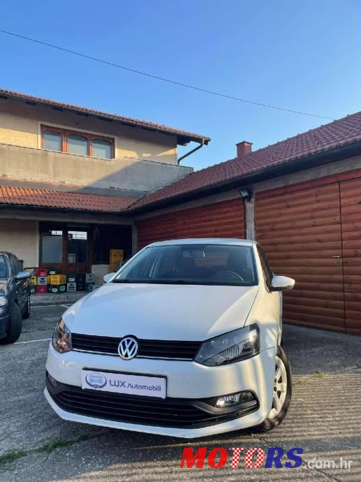 2016' Volkswagen Polo photo #1