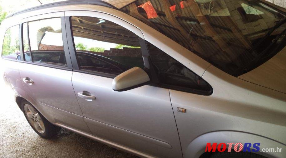 2005' Opel Zafira 1,9 Cdti photo #1