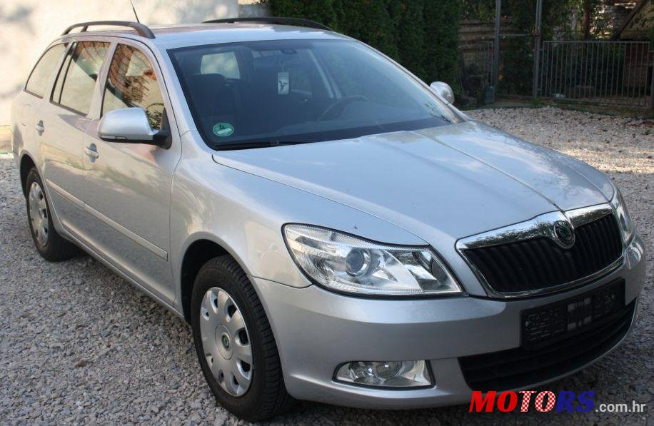 2010' Skoda Octavia Combi 1,6 Tdi photo #1