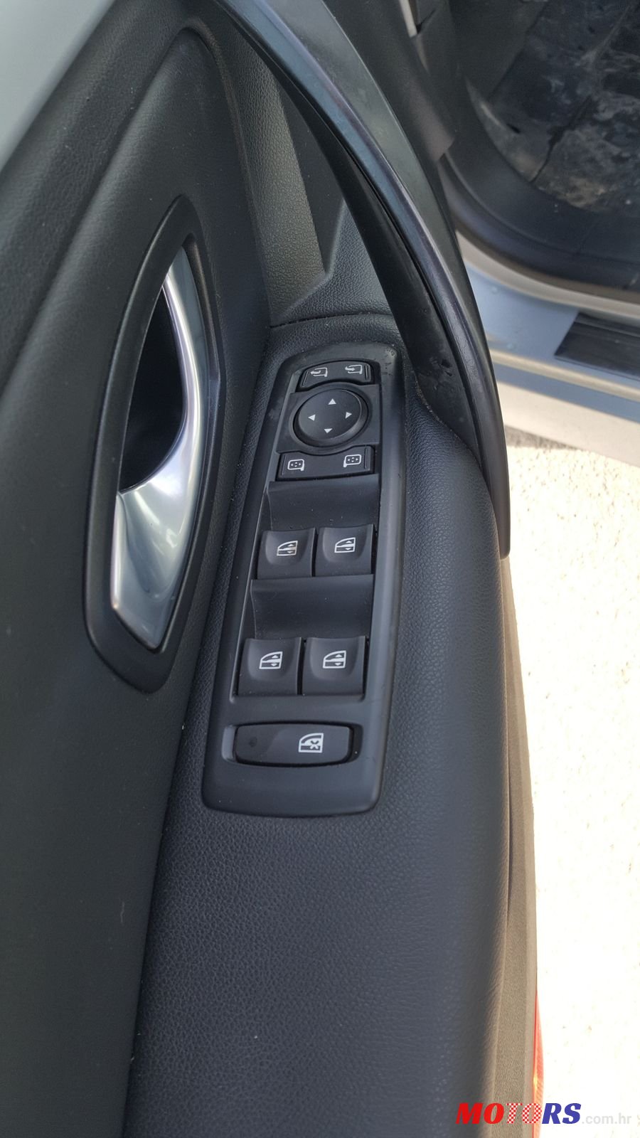 2009' Renault Laguna photo #4