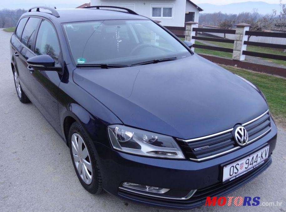 2012' Volkswagen Passat Variant 1,6 Tdi photo #2