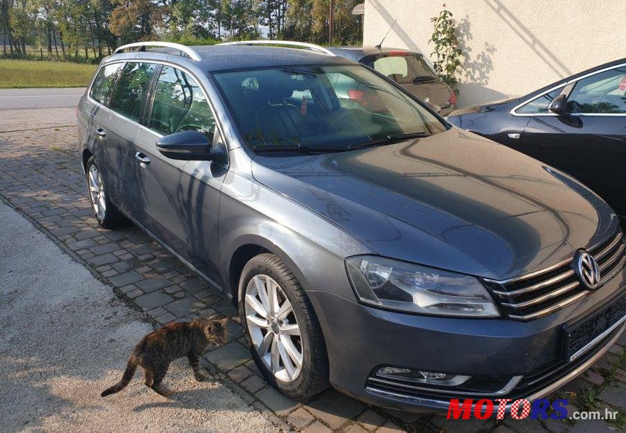 2011' Volkswagen Passat Variant 2,0 Tdi Bmt photo #1