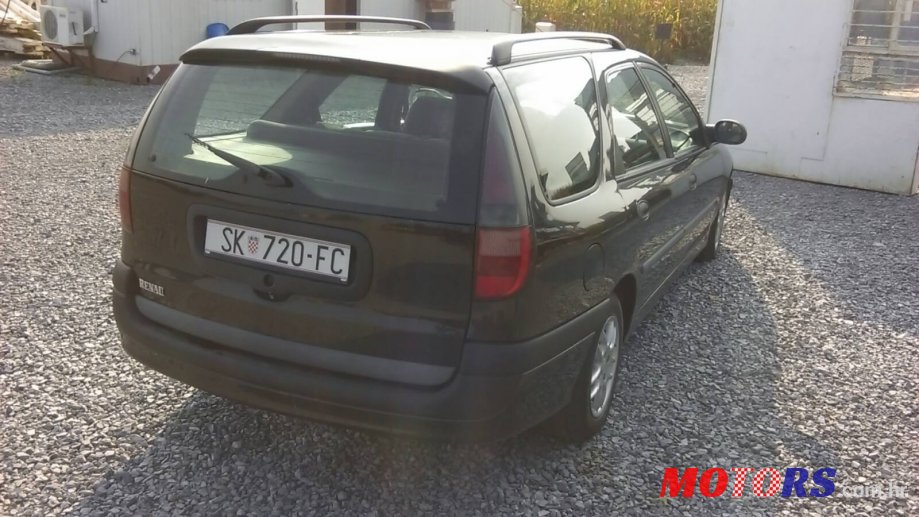 1996' Renault Laguna photo #2