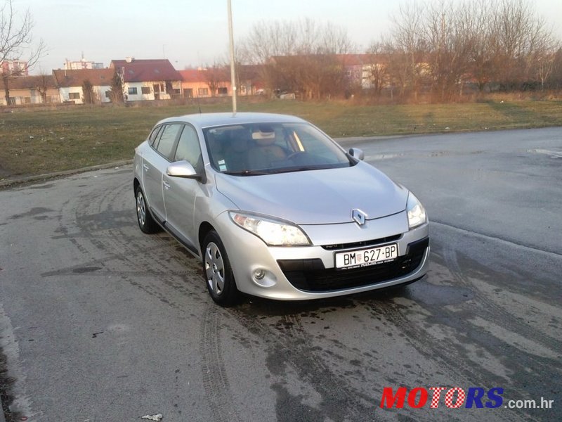 2010' Renault Megane photo #2