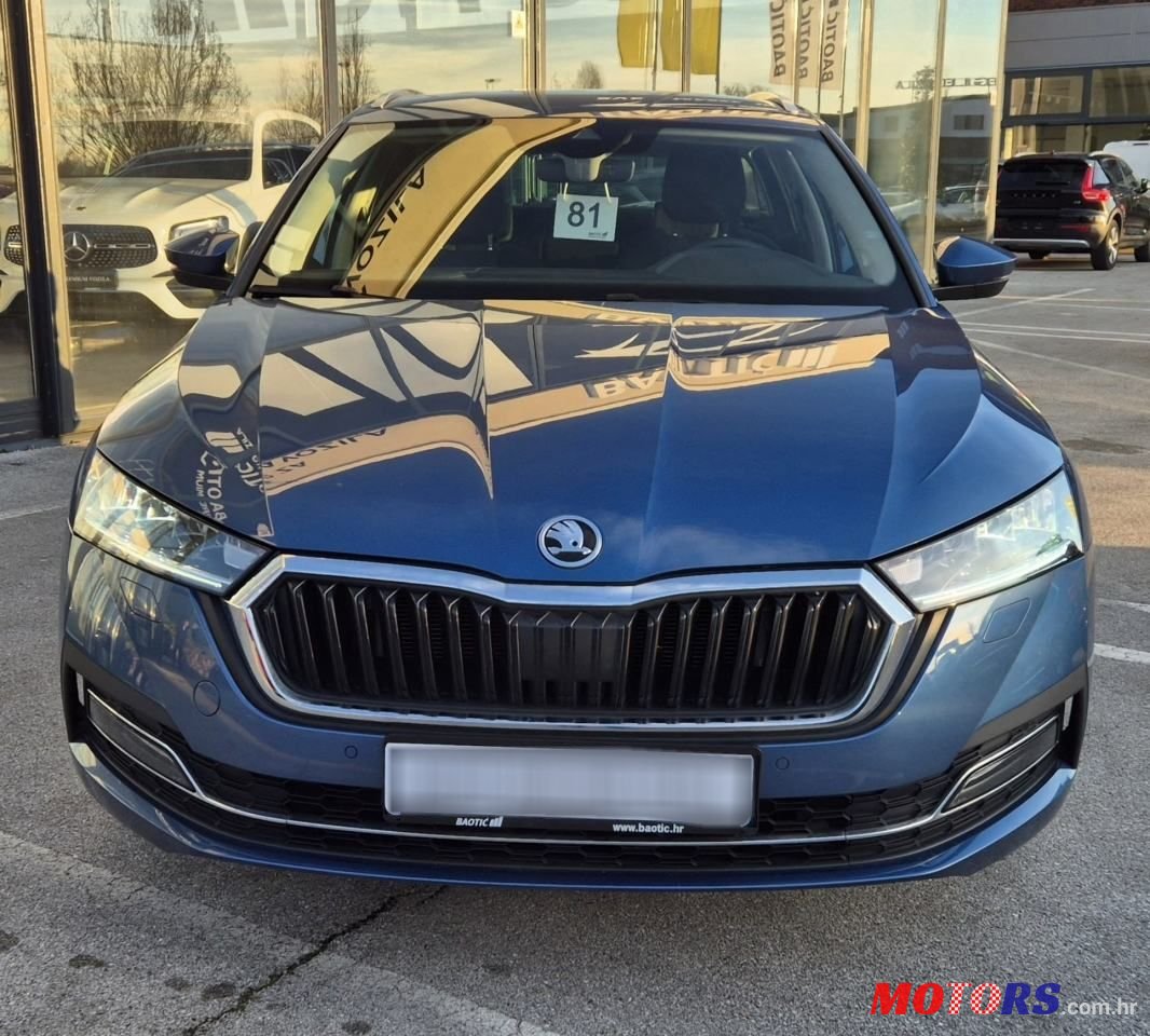 2020' Skoda Octavia Combi photo #3