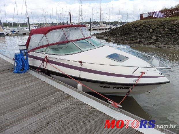 2002' Crownline 215 photo #2