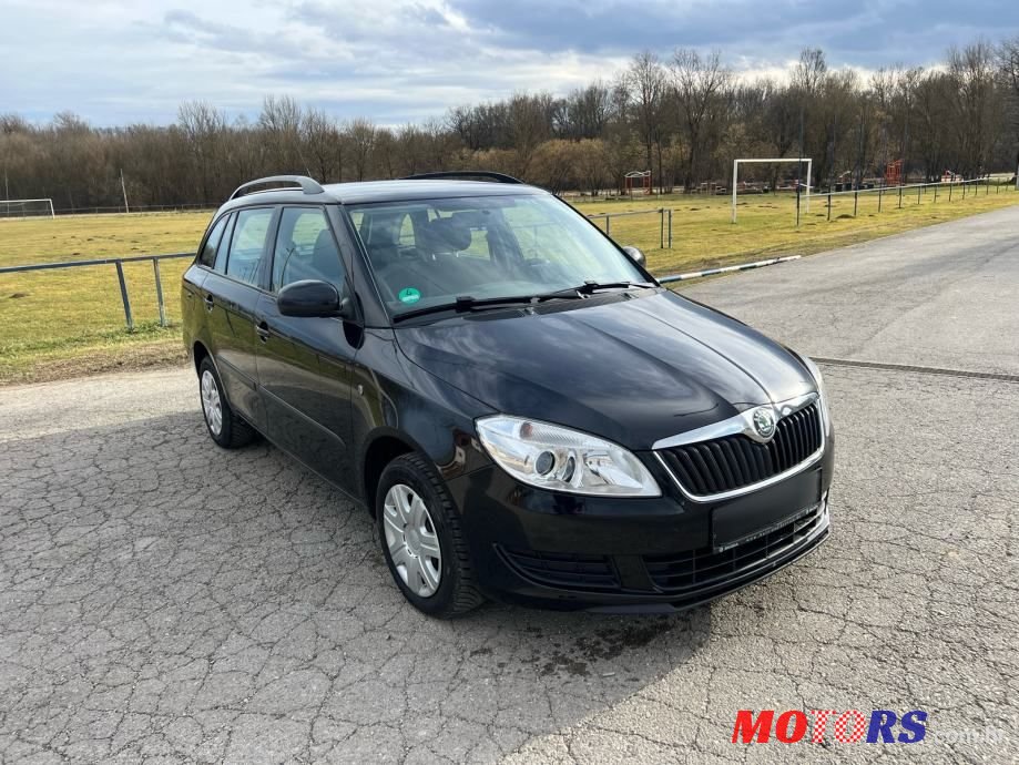 2010' Skoda Fabia Combi photo #3