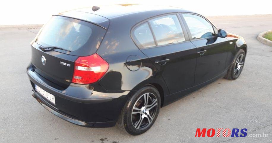 2008' BMW 1 Series 118D photo #4