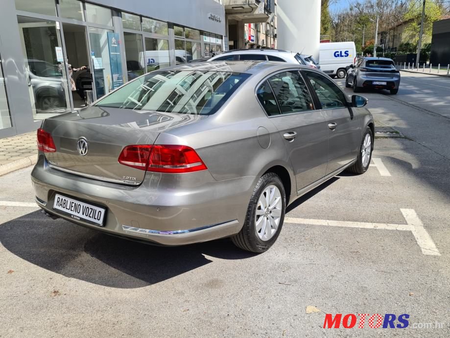 2012' Volkswagen Passat photo #5