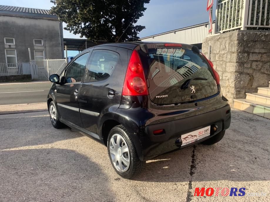 2010' Peugeot 107 1,0 photo #4