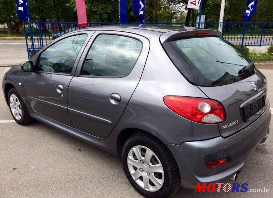 2010' Peugeot 206 1,1 photo #1