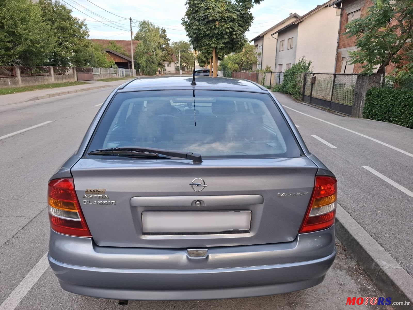 2008' Opel Astra photo #3