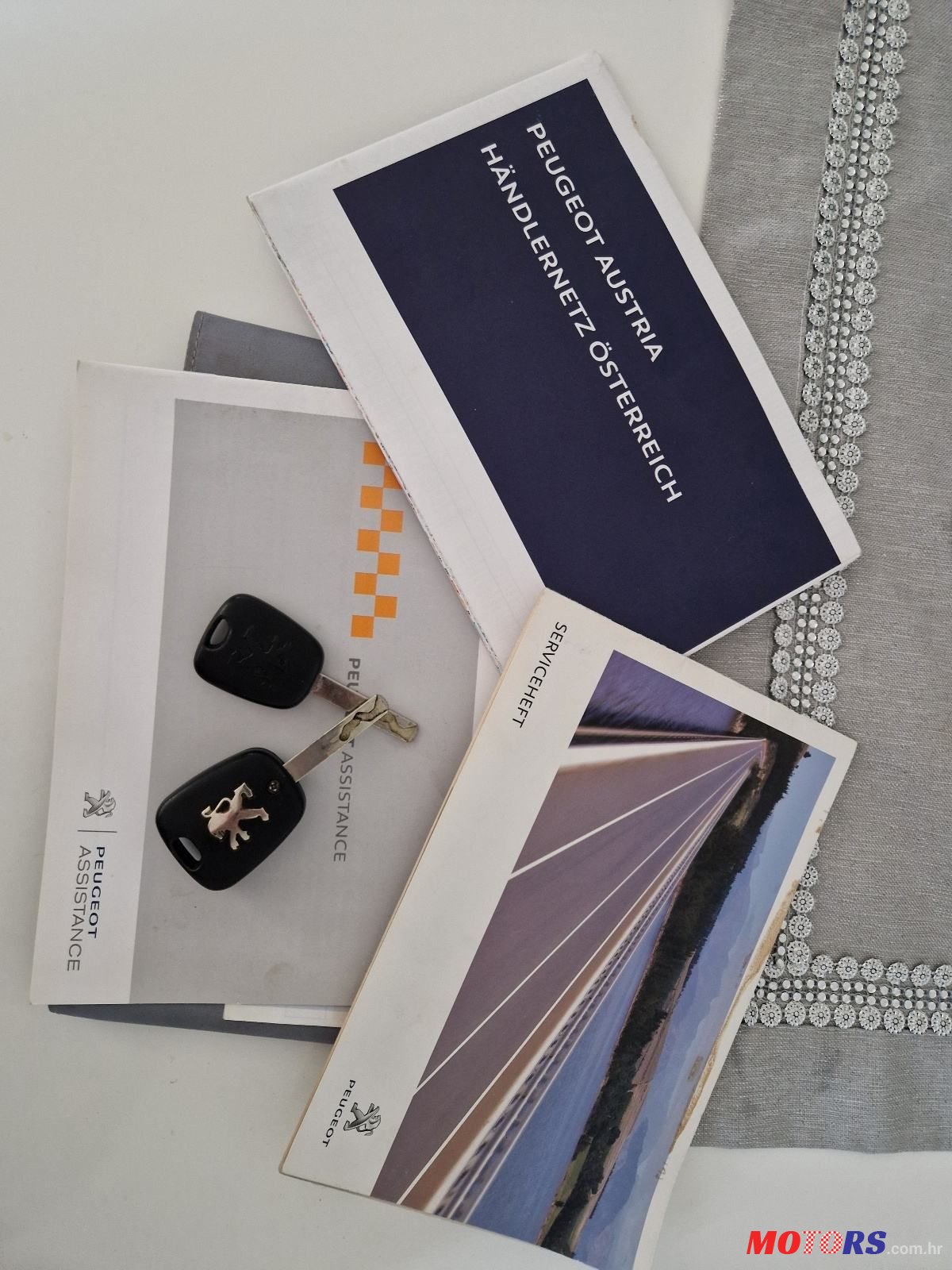 2011' Peugeot 107 1,0 photo #5