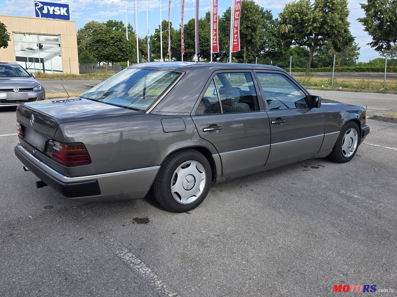 1989' Mercedes-Benz 124 200D photo #4