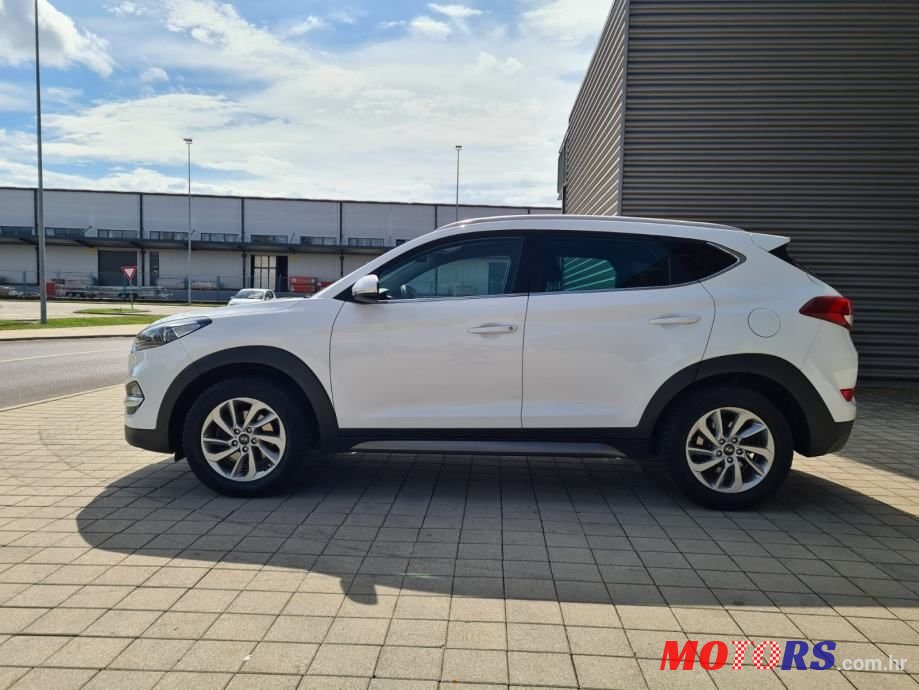 2016' Hyundai Tucson 1.7 Crdi photo #2