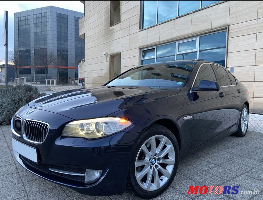 2013' BMW Serija 5 520D photo #1