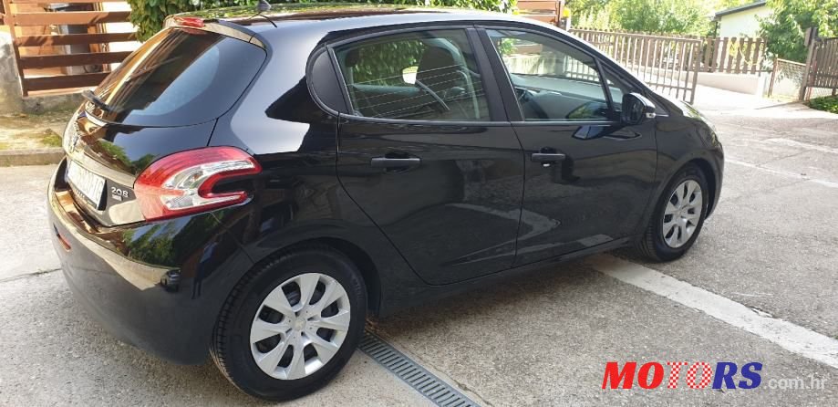2015' Peugeot 208 photo #3