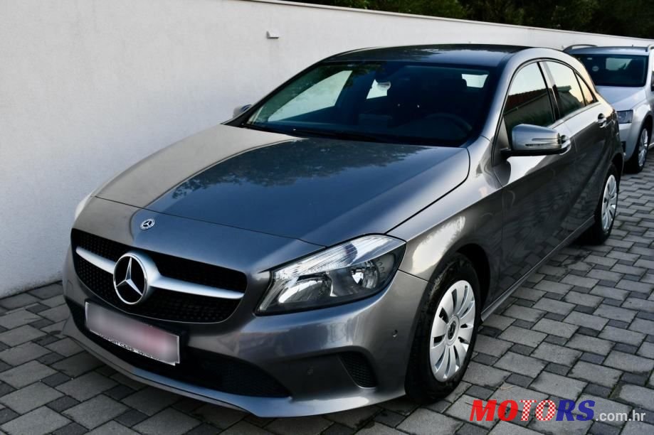 2017' Mercedes-Benz A-Klasa 180 D photo #3
