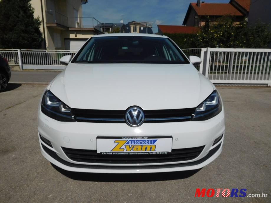 2016' Volkswagen Golf 7 Variant photo #2