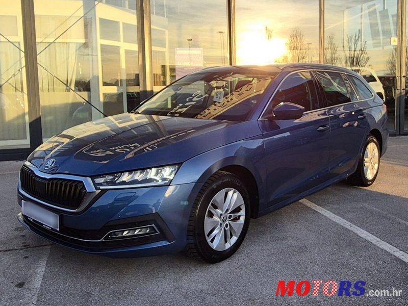 2020' Skoda Octavia Combi photo #1