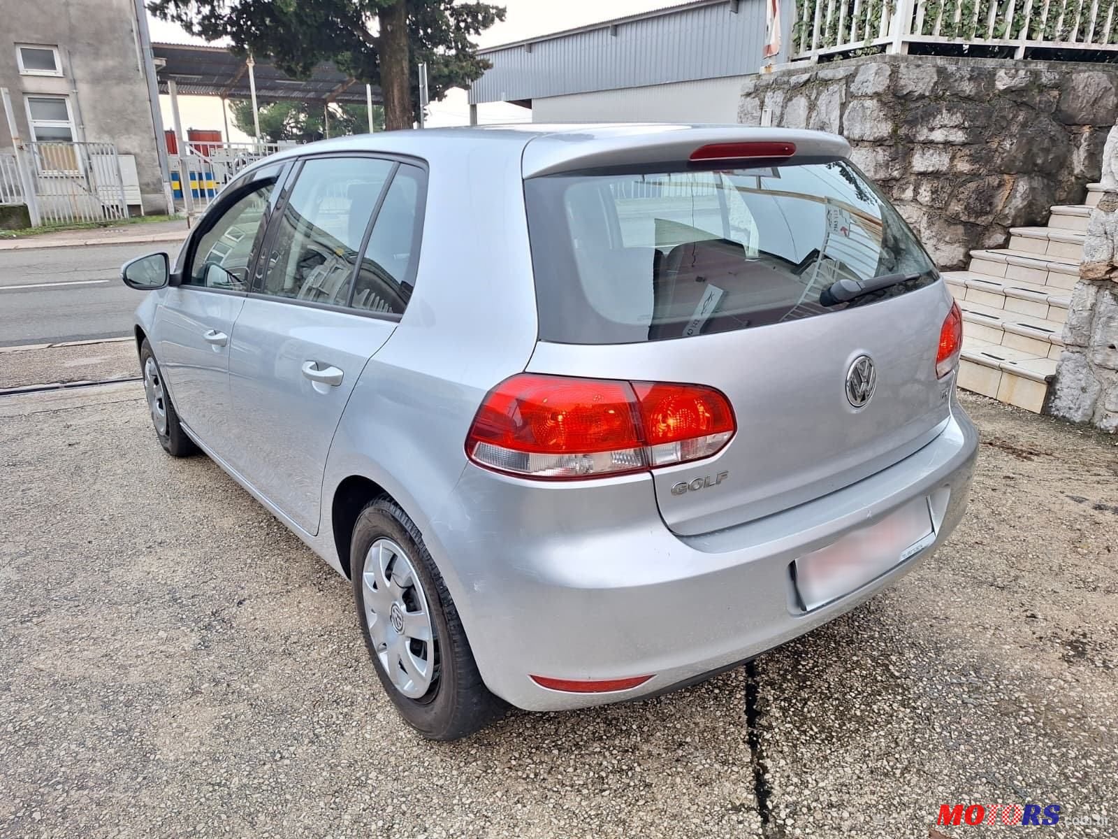 2010' Volkswagen Golf VI 1,6 Tdi photo #3