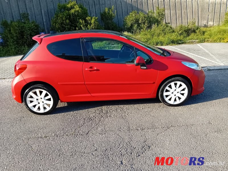 2006' Peugeot 207 1,4 16V photo #5