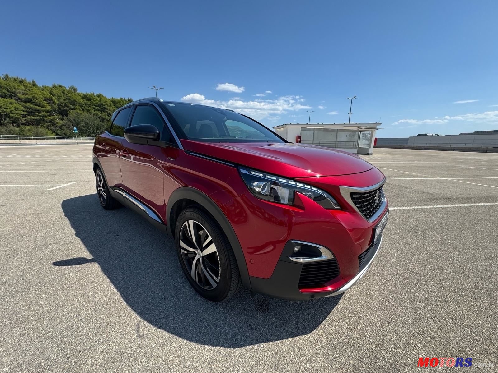 2020' Peugeot 3008 1,5 Bluehdi photo #3