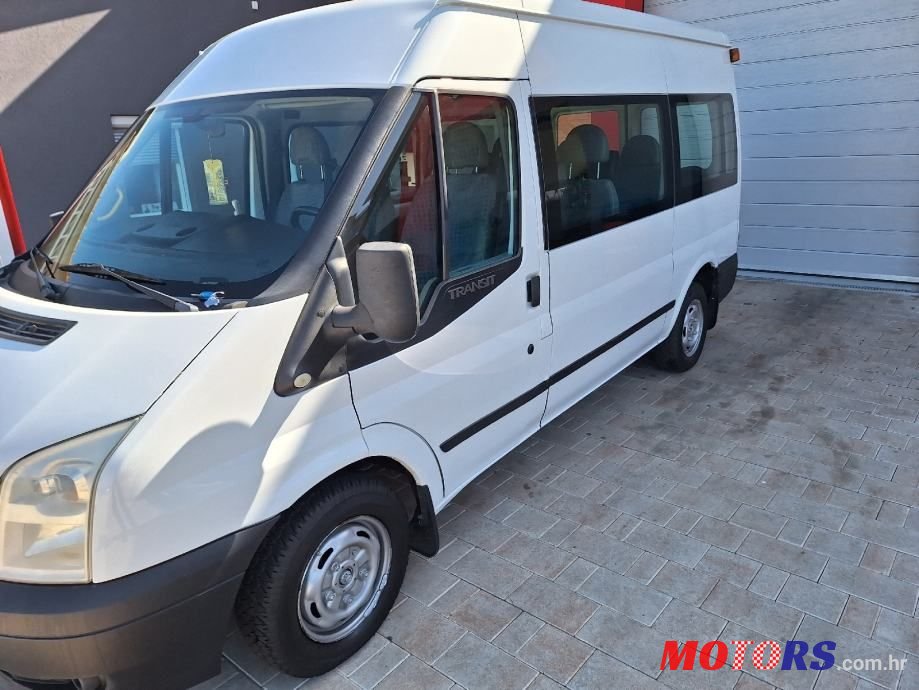 2010' Ford Transit Kombi photo #2