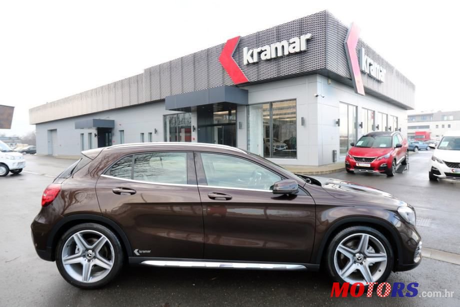 2017' Mercedes-Benz GLA 220 D photo #2