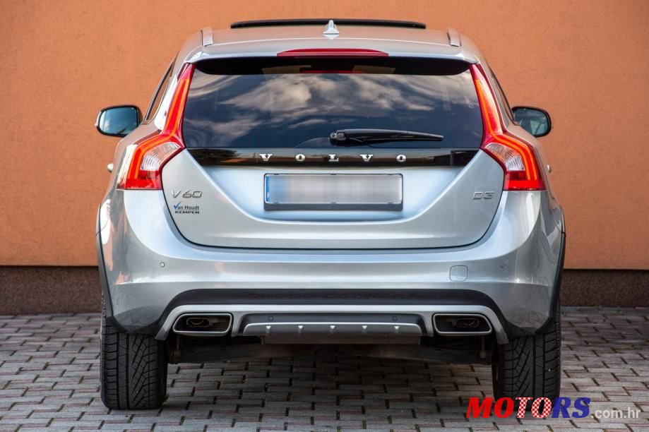 2016' Volvo V60 D3 photo #5