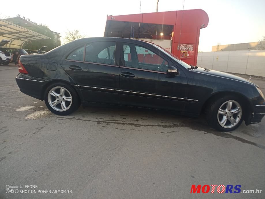 2003' Mercedes-Benz C-Klasa 220 photo #3