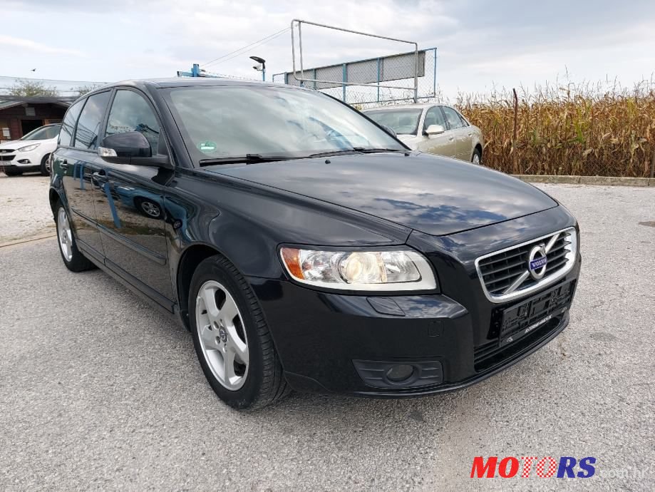 2011' Volvo V50 D2 photo #1