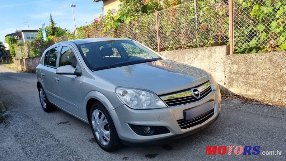 2008' Opel Astra 1,6 photo #3