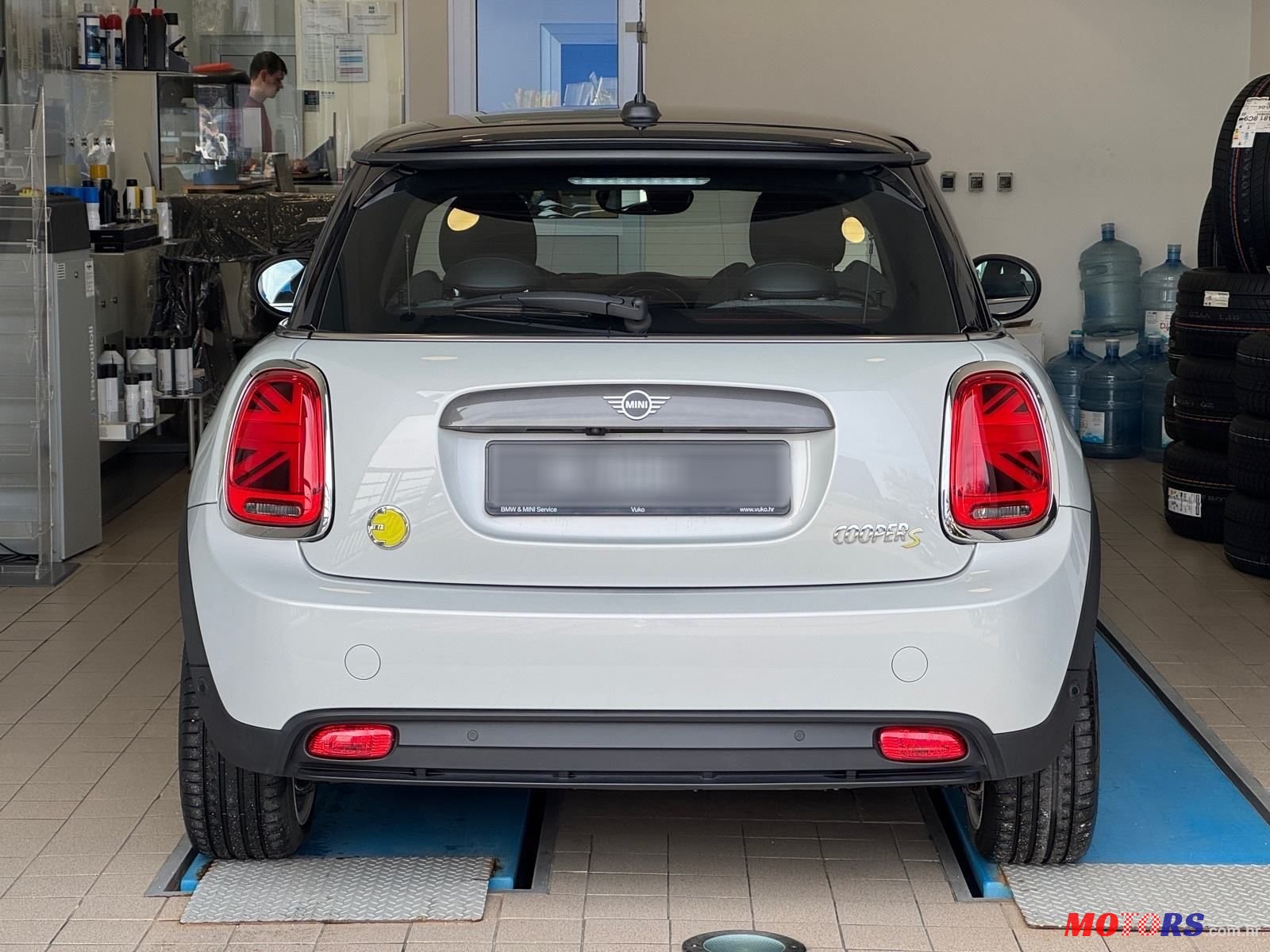 2020' MINI Cooper Se photo #5