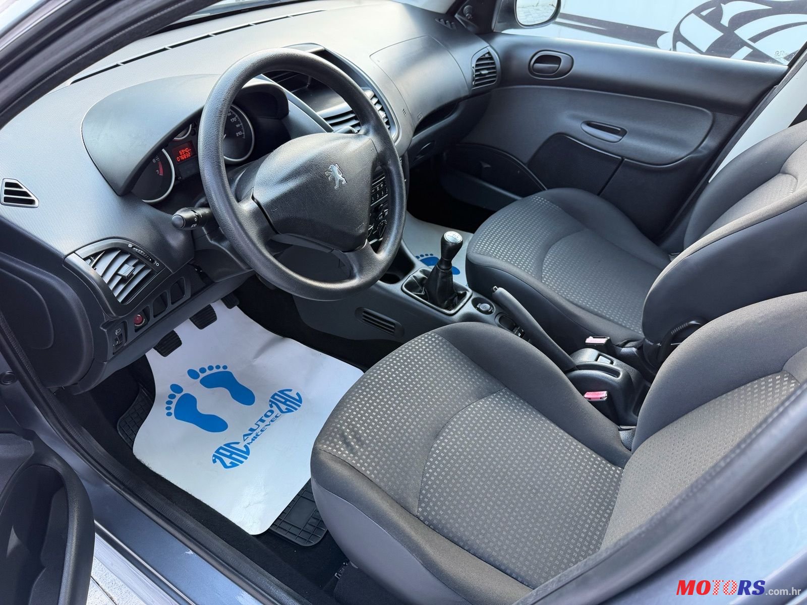 2011' Peugeot 206 1,4 photo #3