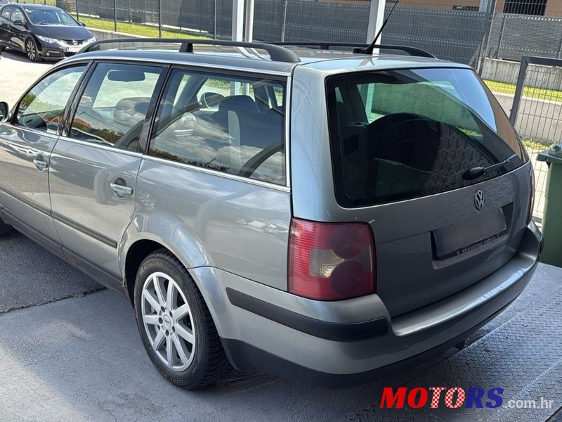 2004' Volkswagen Passat Variant photo #4
