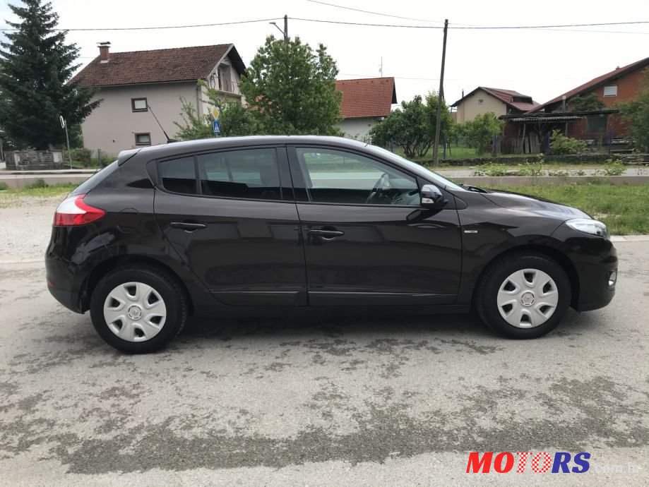 2013' Renault Megane photo #5