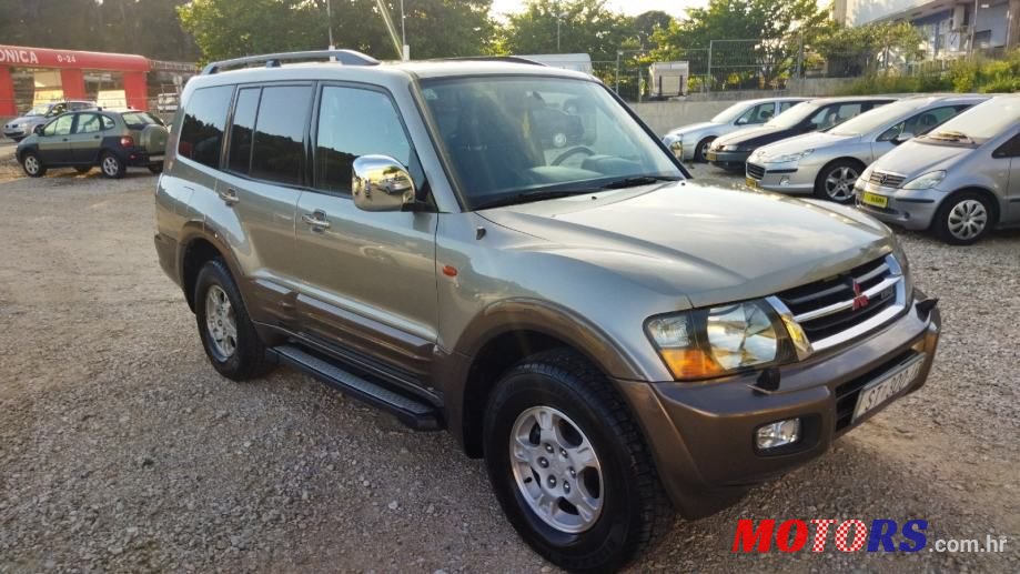 2001' Mitsubishi Pajero 3,2 Did Gls photo #4