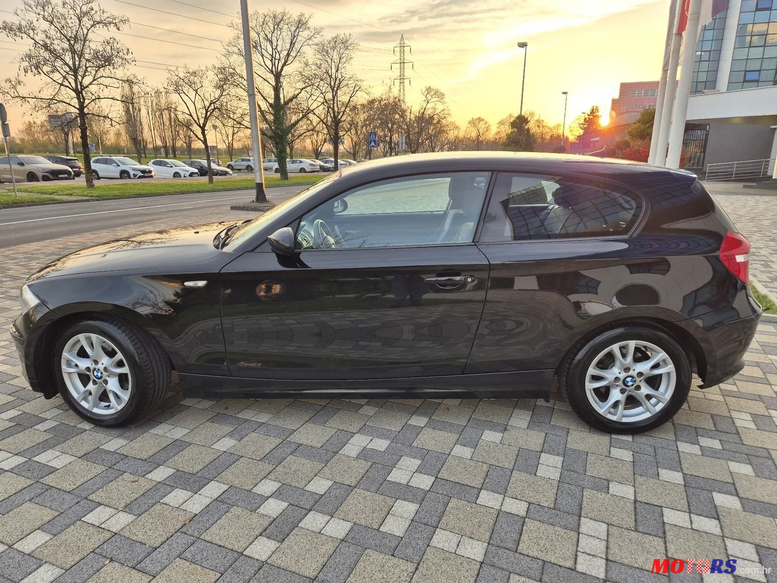 2009' BMW Serija 1 116I photo #4
